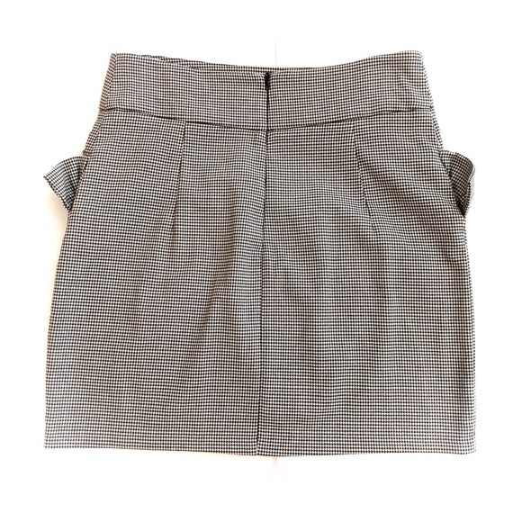 H&M Houndstooth Mini skirt with ruffles and pocket - Picture 3 of 3